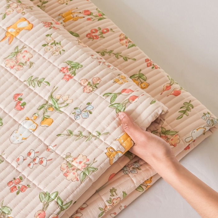 91家纺网 家纺一手货源 找家纺 水洗棉麻床盖大豆纤维夹棉加厚宿舍铺盖两用床单床裙保护垫花中鹿