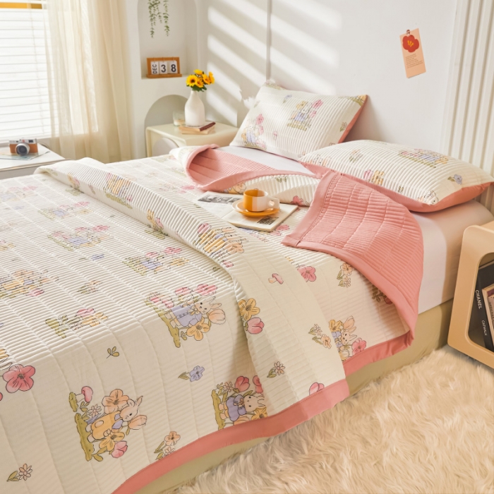 91家纺网 家纺一手货源 找家纺 水洗棉麻床盖大豆纤维夹棉加厚宿舍铺盖两用床单床裙保护垫花中兔