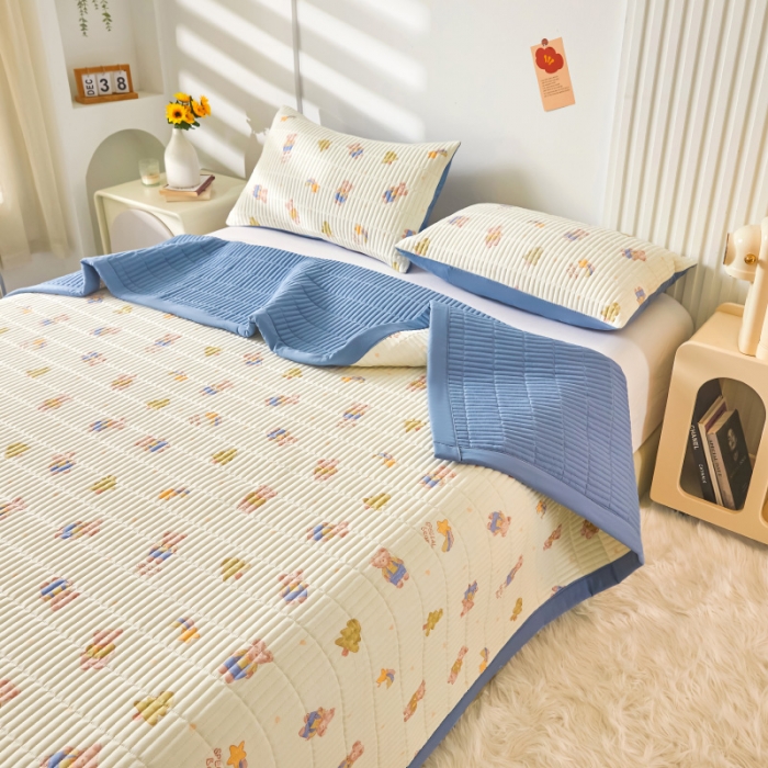 91家纺网 家纺一手货源 找家纺 水洗棉麻床盖大豆纤维夹棉加厚宿舍铺盖两用床单床裙保护垫 童话乐园