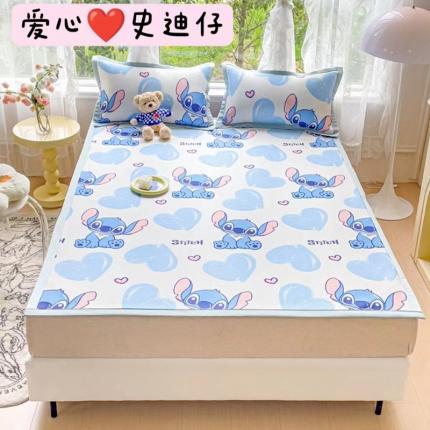 91家纺网 家纺一手货源 找家纺 玖琳家纺 2024新款迪士尼凉感针织复合三明治凉席三件套 爱心史迪仔