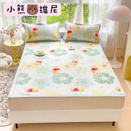 91家纺网 家纺一手货源 找家纺 玖琳家纺 2024新款迪士尼凉感针织复合三明治凉席三件套 小熊维尼