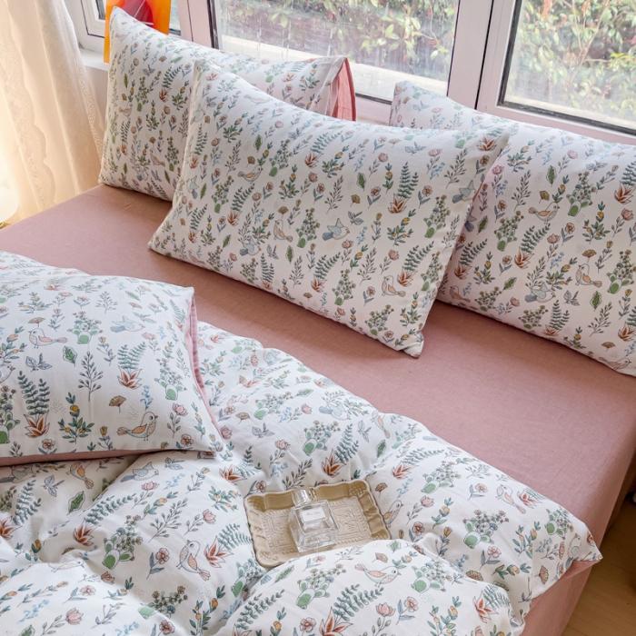 91家纺网 家纺一手货源 找家纺 苏东来2023全棉母婴双层纱印花四件套长绒纯棉麻色织提花磨毛夏被四件套 鸟语花香