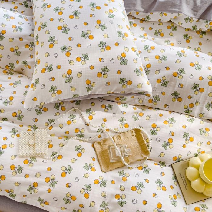 91家纺网 家纺一手货源 找家纺 苏东来2023全棉母婴双层纱印花四件套长绒纯棉麻色织提花磨毛夏被四件套 甜心草莓