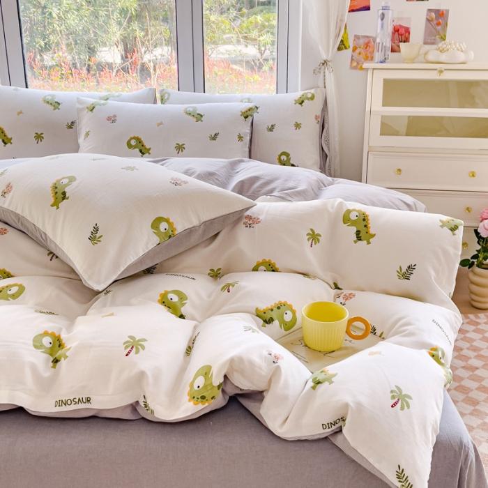 91家纺网 家纺一手货源 找家纺 苏东来2023全棉母婴双层纱印花四件套长绒纯棉麻色织提花磨毛夏被四件套 小恐龙