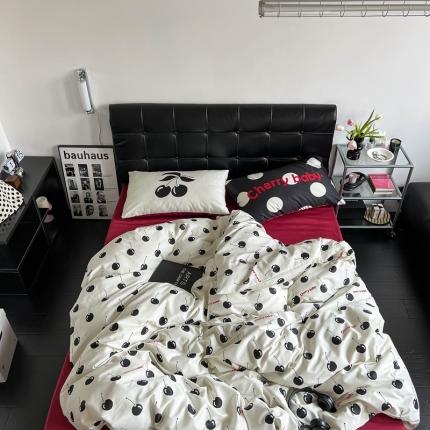 91家纺网 家纺一手货源 找家纺 桃喜 2024新款甜辣潮酷数码印花全棉四件套 黑樱桃