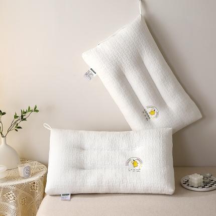 91家纺网 家纺一手货源 找家纺 （总）梦叶草 2023新款安心颗粒按摩SPA枕黄小豆护颈枕