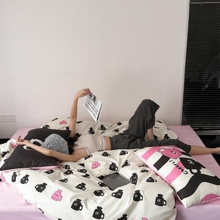 91家纺网 家纺一手货源 找家纺 桃喜 2024新款甜辣潮酷数码印花全棉四件套 哈皮的马克杯粉