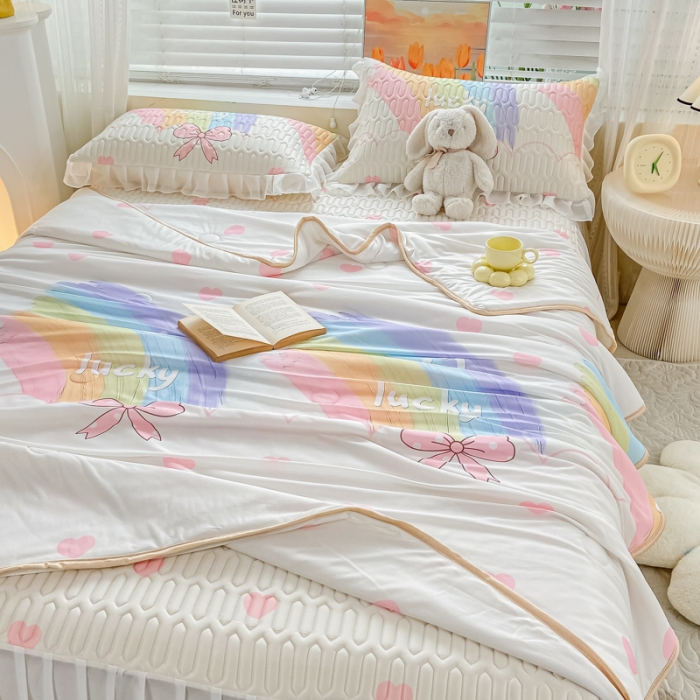 91家纺网 家纺一手货源 找家纺 （总）慕澄2023新款小版床裙款雪纺乳胶凉席夏被四件套