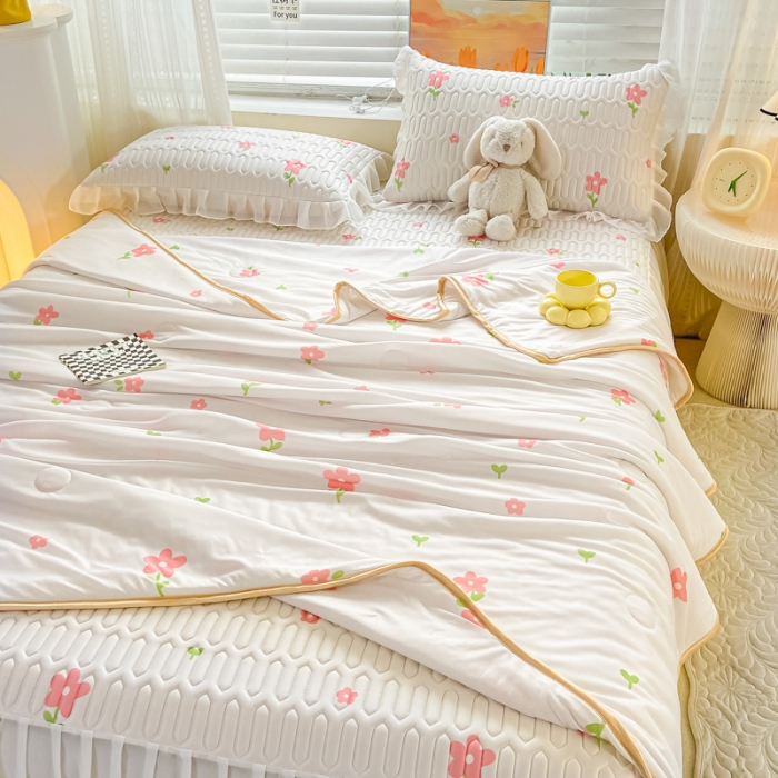 91家纺网 家纺一手货源 找家纺 慕澄2023新款小版床裙款雪纺乳胶凉席夏被四件套 点点小花