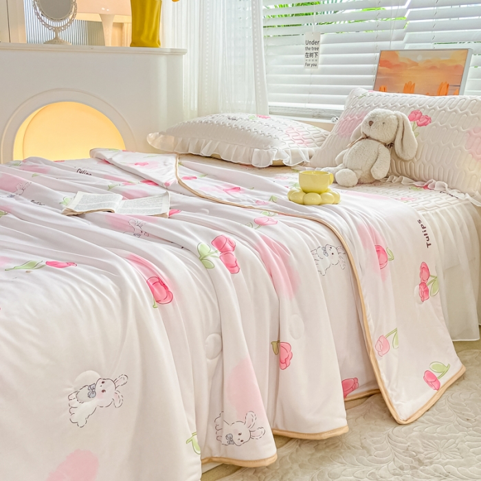 91家纺网 家纺一手货源 找家纺 慕澄2023新款小版床裙款雪纺乳胶凉席夏被四件套 花花小兔