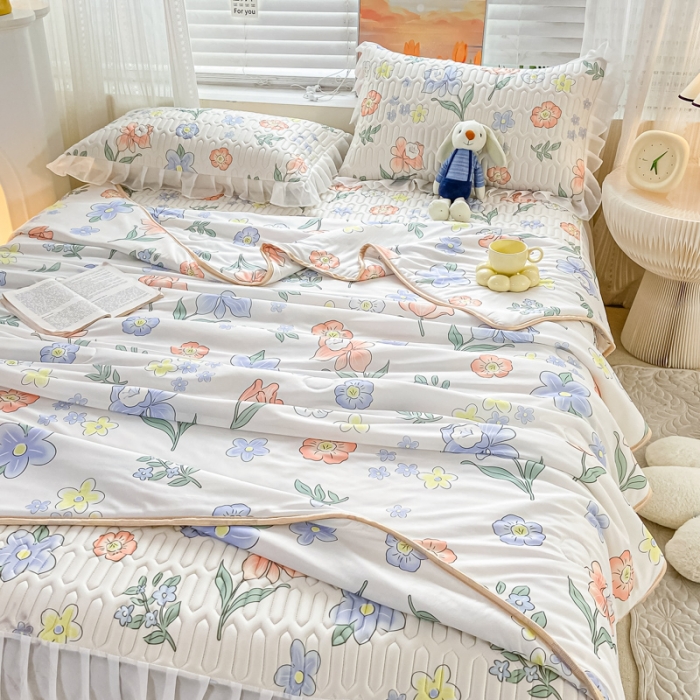 91家纺网 家纺一手货源 找家纺 慕澄2023新款小版床裙款雪纺乳胶凉席夏被四件套 蓝色花丛