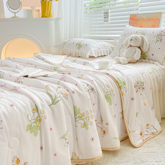 91家纺网 家纺一手货源 找家纺 慕澄2023新款小版床裙款雪纺乳胶凉席夏被四件套 轻舞飞扬