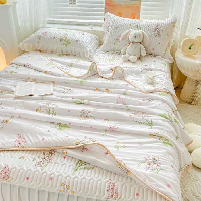 91家纺网 家纺一手货源 找家纺 慕澄2023新款小版床裙款雪纺乳胶凉席夏被四件套 轻舞飞扬