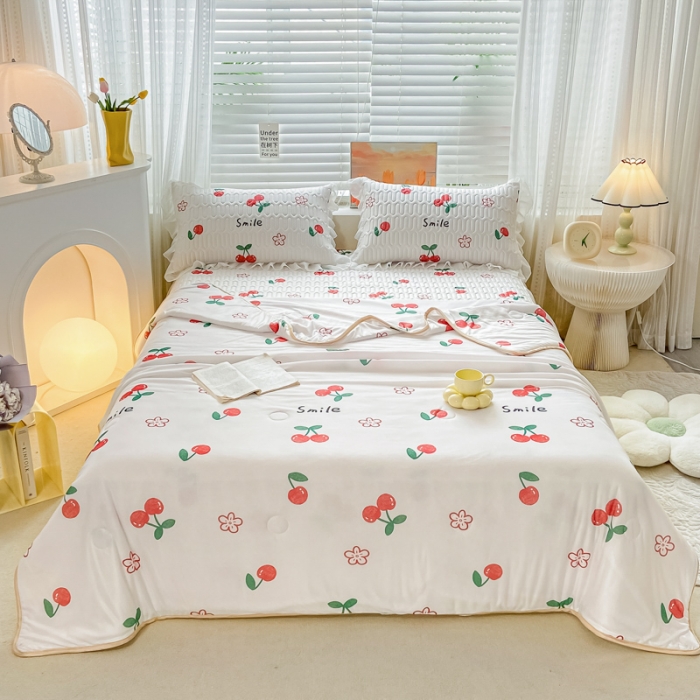 91家纺网 家纺一手货源 找家纺 慕澄2023新款小版床裙款雪纺乳胶凉席夏被四件套 小樱桃