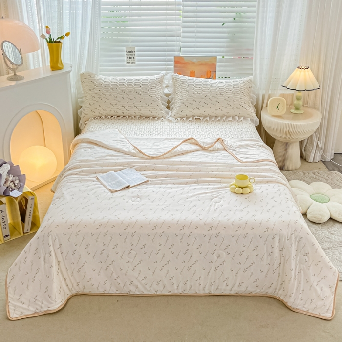 91家纺网 家纺一手货源 找家纺 慕澄2023新款小版床裙款雪纺乳胶凉席夏被四件套 叶子青青