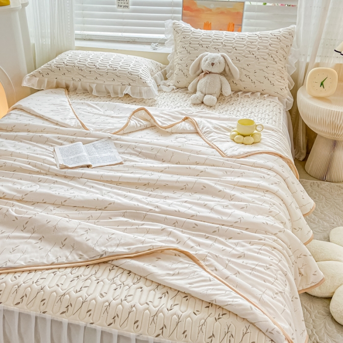 91家纺网 家纺一手货源 找家纺 慕澄2023新款小版床裙款雪纺乳胶凉席夏被四件套 叶子青青