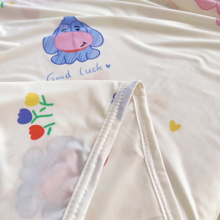 91家纺网 家纺一手货源 找家纺 潮邦2025新款A类多功能针织棉童毯 维尼小熊