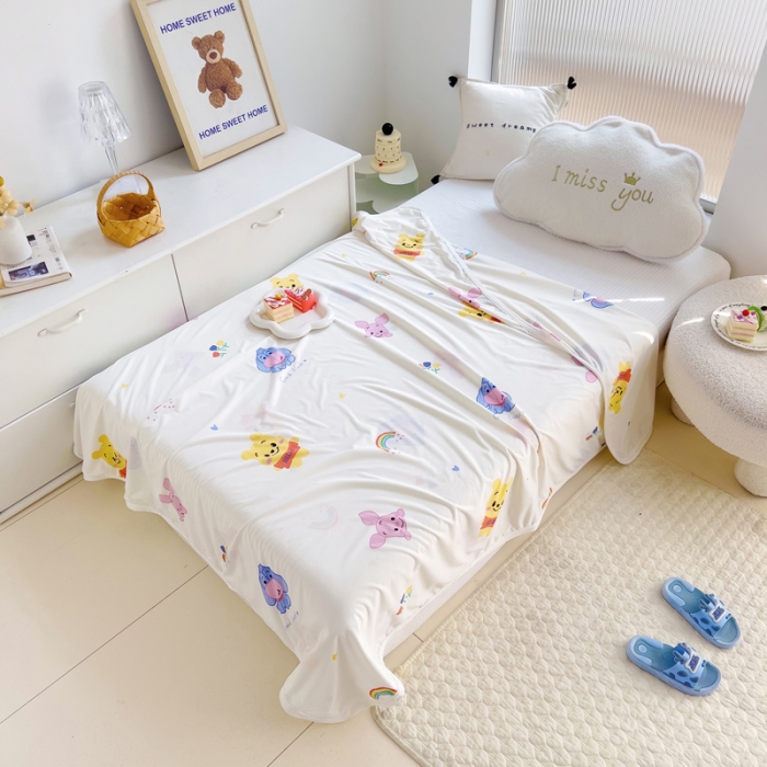 91家纺网 家纺一手货源 找家纺 潮邦2025新款A类多功能针织棉童毯 维尼小熊