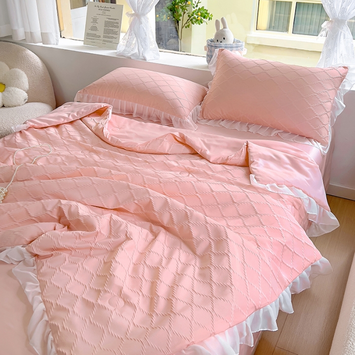 91家纺网 家纺一手货源 找家纺 沐慕 2023新款立体双层纱提花夏被四件套 芝芝莓莓