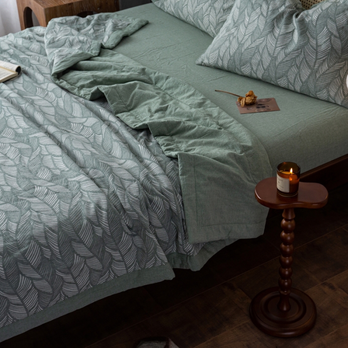 91家纺网 家纺一手货源 找家纺 安莱生活 2023双层纱复古大提花系列落叶缤纷夏被及夏被四件套 落叶缤纷绿