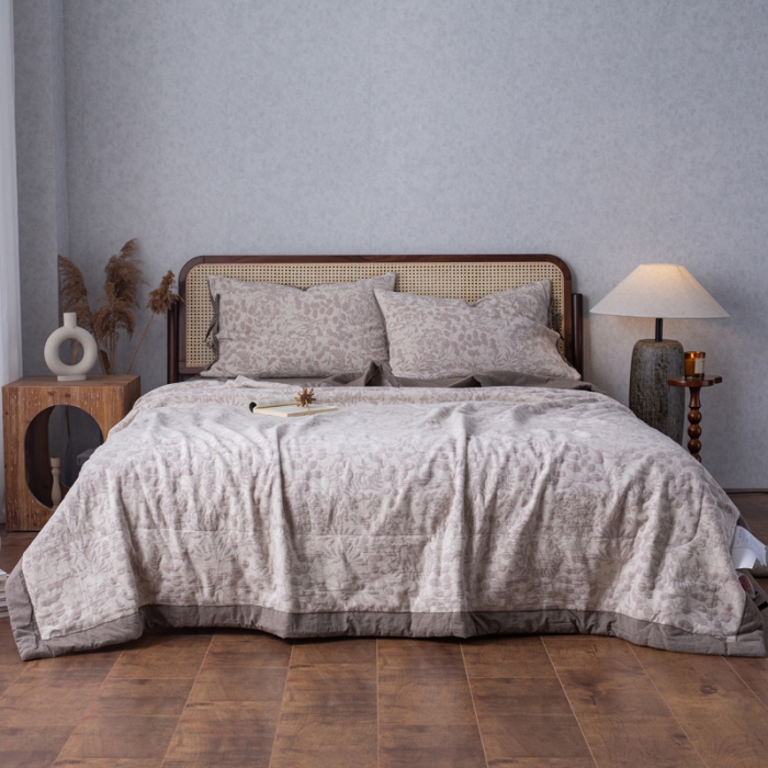 91家纺网 家纺一手货源 找家纺 （总）安莱生活 2023双层纱复古大提花系列栀子花夏被及夏被四件套