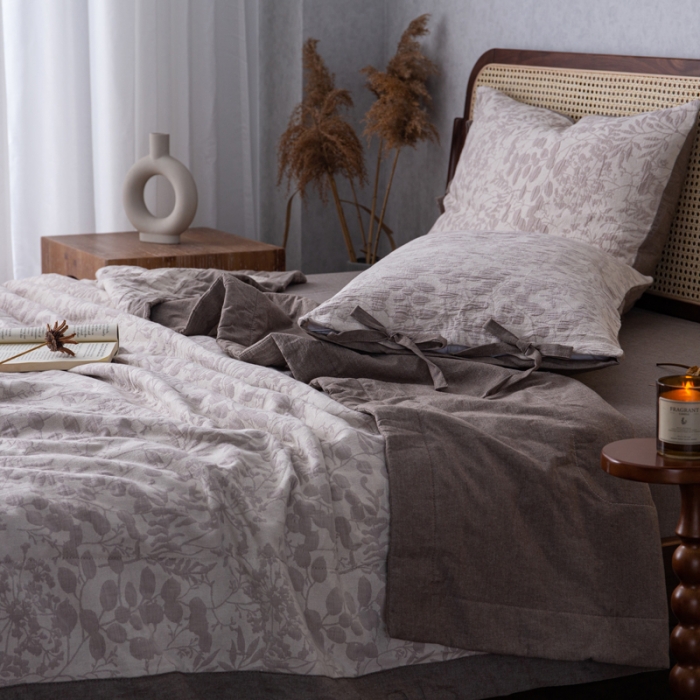 91家纺网 家纺一手货源 找家纺 （总）安莱生活 2023双层纱复古大提花系列栀子花夏被及夏被四件套