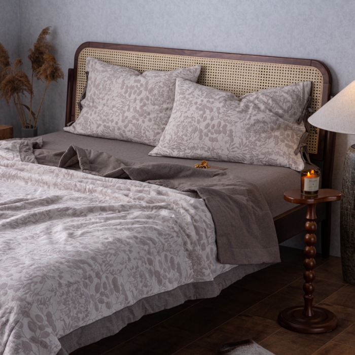 91家纺网 家纺一手货源 找家纺 （总）安莱生活 2023双层纱复古大提花系列栀子花夏被及夏被四件套