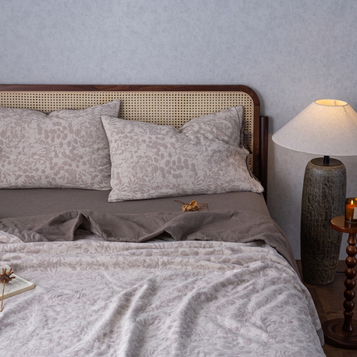 91家纺网 家纺一手货源 找家纺 （总）安莱生活 2023双层纱复古大提花系列栀子花夏被及夏被四件套