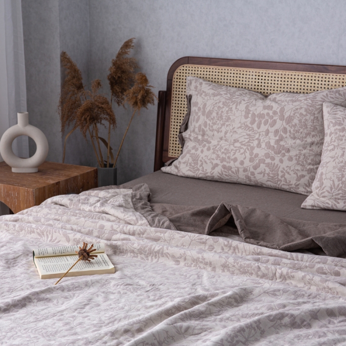 91家纺网 家纺一手货源 找家纺 安莱生活 2023双层纱复古大提花系列栀子花夏被及夏被四件套 栀子花浅灰