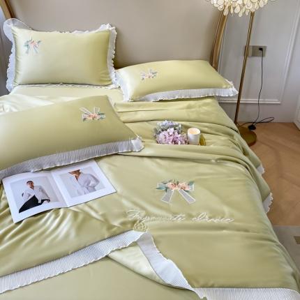 伊人居2024新款玫瑰花蝶刺绣水洗真丝夏被四件套玫瑰花碟抹茶色