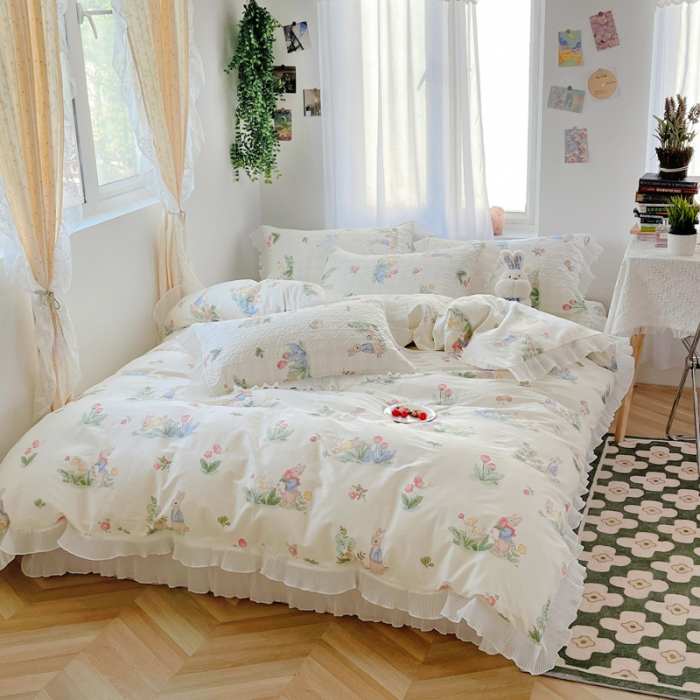 91家纺网 家纺一手货源 找家纺 添越 2024小清新韩版蕾丝花边纯棉夹棉床盖三件套全棉丛林小兔