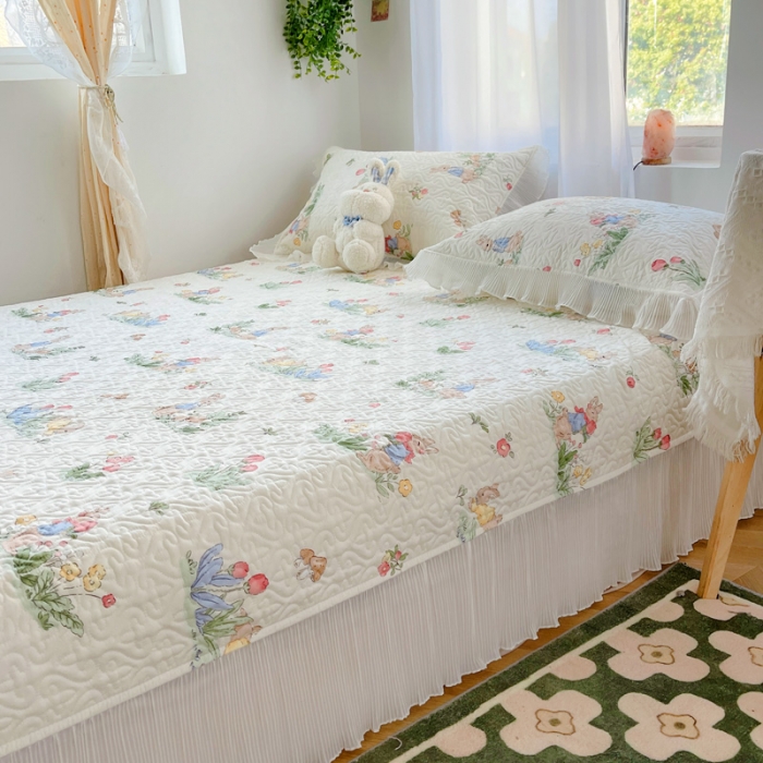 91家纺网 家纺一手货源 找家纺 添越 2024小清新韩版蕾丝花边纯棉夹棉床盖三件套全棉丛林小兔