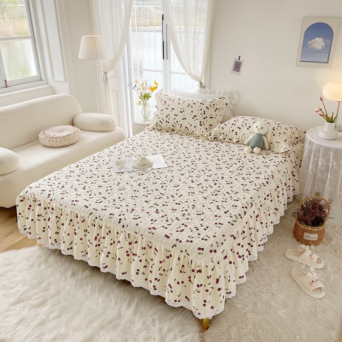 91家纺网 家纺一手货源 找家纺 忘忧草  2023新款13372全棉夹棉床笠式床裙纯棉 樱桃季 紫