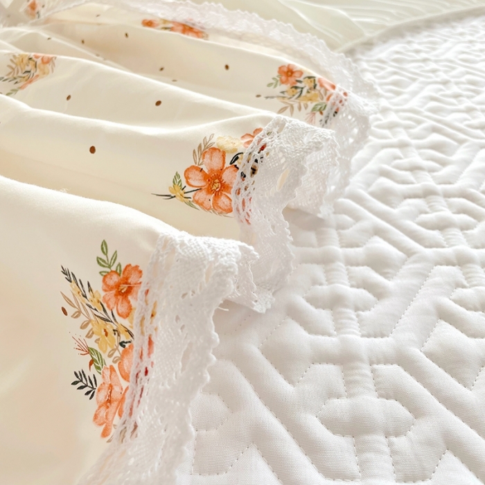 91家纺网 家纺一手货源 找家纺 忘忧草  2023新款13372全棉夹棉床笠式床裙纯棉 花簇-米