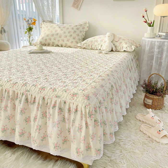 91家纺网 家纺一手货源 找家纺 忘忧草  2023新款13372全棉夹棉床笠式床裙纯棉 少女心