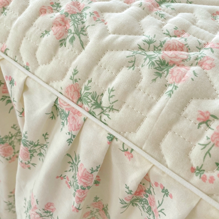 91家纺网 家纺一手货源 找家纺 忘忧草  2023新款13372全棉夹棉床笠式床裙纯棉 少女心