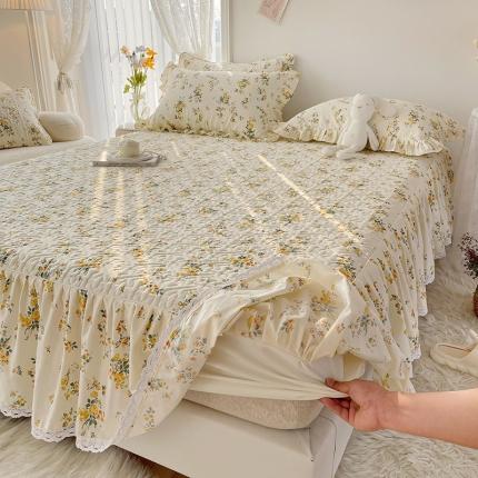 91家纺网 家纺一手货源 找家纺 忘忧草  2023新款13372全棉夹棉床笠式床裙纯棉 温迪