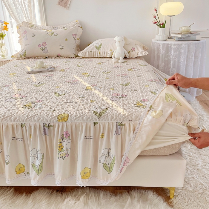 91家纺网 家纺一手货源 找家纺 忘忧草  2023新款13372全棉夹棉床笠式床裙纯棉 园林兔-玉