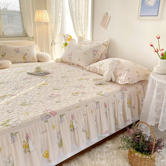 91家纺网 家纺一手货源 找家纺 忘忧草  2023新款13372全棉夹棉床笠式床裙纯棉 园林兔-玉