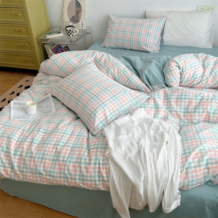 91家纺网 家纺一手货源 找家纺 北欧良品 2023新款AB版水洗棉四件套 冰淇淋格+竹青色