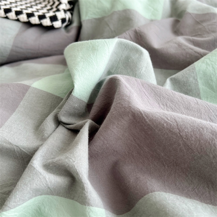 91家纺网 家纺一手货源 找家纺 北欧良品 2023新款AB版水洗棉四件套 灰绿大格+茶绿色