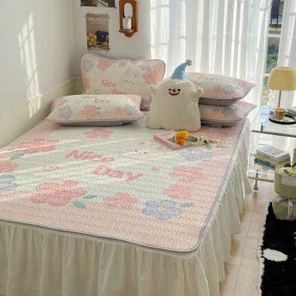 91家纺网 家纺一手货源 找家纺 （总）慕尚  2025新款凉感丝大版乳胶凉席床裙款床席款