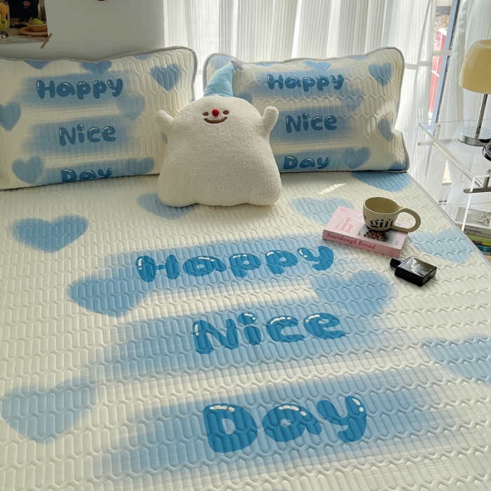 91家纺网 家纺一手货源 找家纺 慕尚  2025新款凉感丝大版乳胶凉席 ins爱心