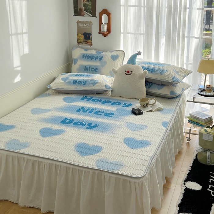 91家纺网 家纺一手货源 找家纺 慕尚  2025新款凉感丝大版乳胶凉席 ins爱心