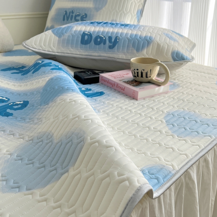 91家纺网 家纺一手货源 找家纺 慕尚  2025新款凉感丝大版乳胶凉席 ins爱心