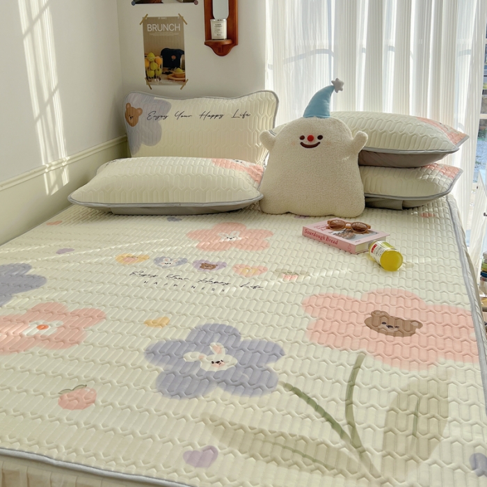 91家纺网 家纺一手货源 找家纺 慕尚  2025新款凉感丝大版乳胶凉席 笨笨熊