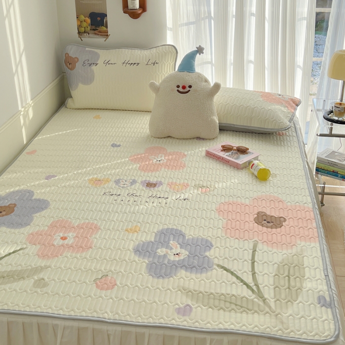 91家纺网 家纺一手货源 找家纺 慕尚  2025新款凉感丝大版乳胶凉席 笨笨熊