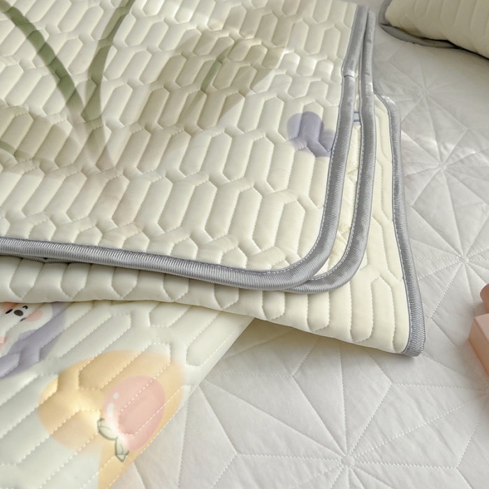 91家纺网 家纺一手货源 找家纺 慕尚  2025新款凉感丝大版乳胶凉席 笨笨熊