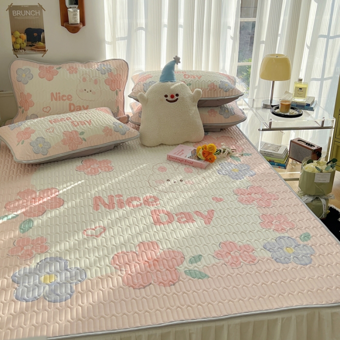 91家纺网 家纺一手货源 找家纺 慕尚  2025新款凉感丝大版乳胶凉席 花田小兔