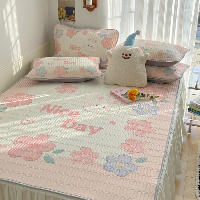 91家纺网 家纺一手货源 找家纺 慕尚  2025新款凉感丝大版乳胶凉席 花田小兔